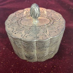 1940s Vintage International Silver Company Silver Plate Oval Trinket Box Ornate